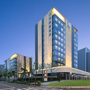 Metropark Hongqiao Hotel